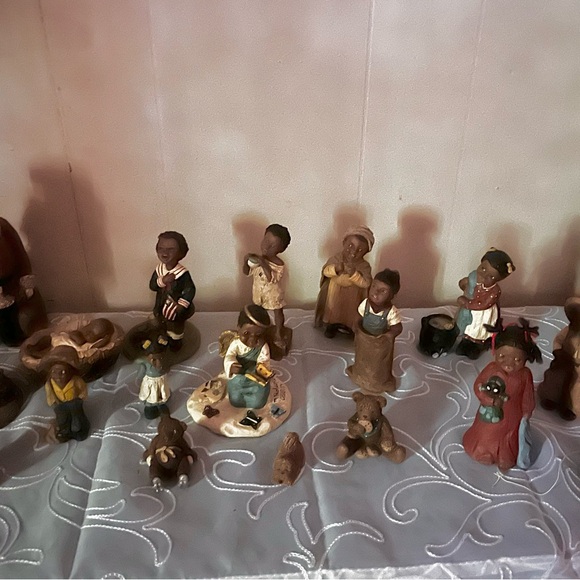 Brown and Red Doll Collection with Accessories - Picture 1 of 13